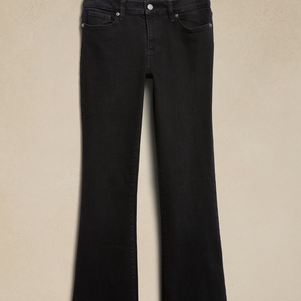 NWT! Banana Republic Black Low-Rise Bootcut Jean - Size 27/4